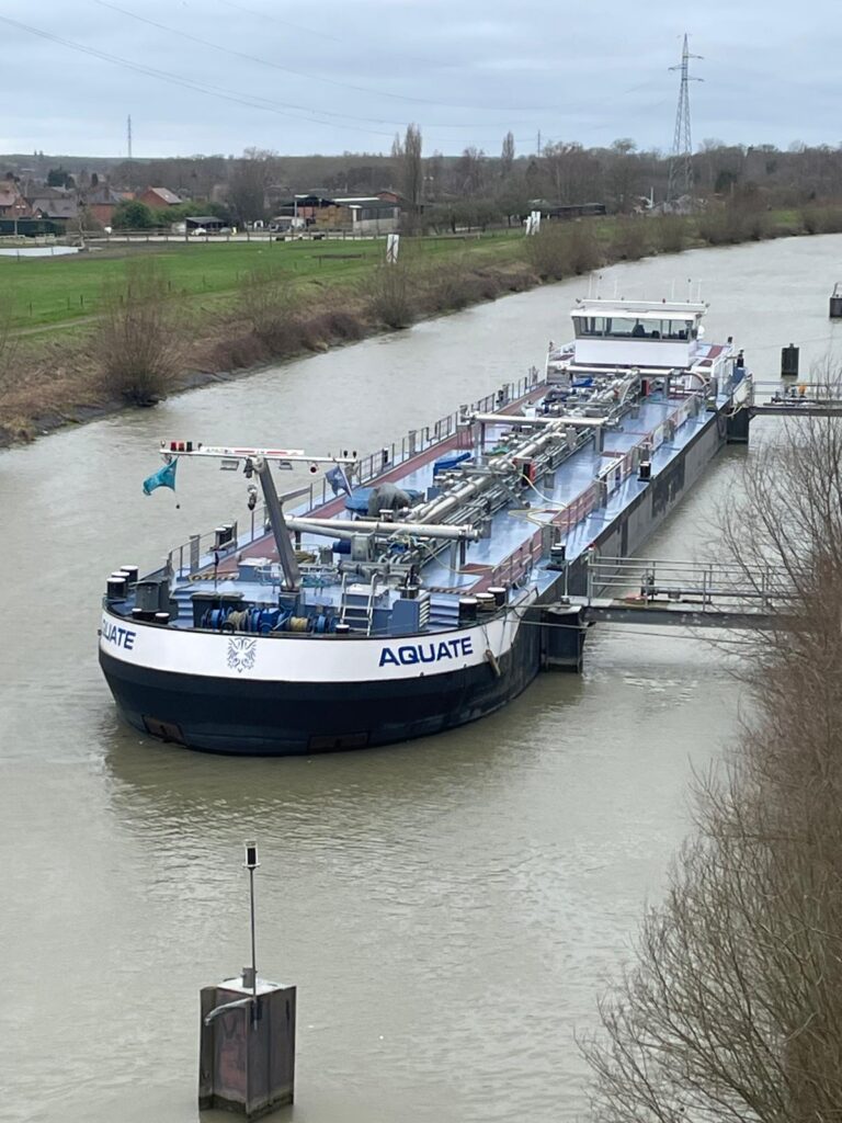 Aquate schip | WOW Shipping